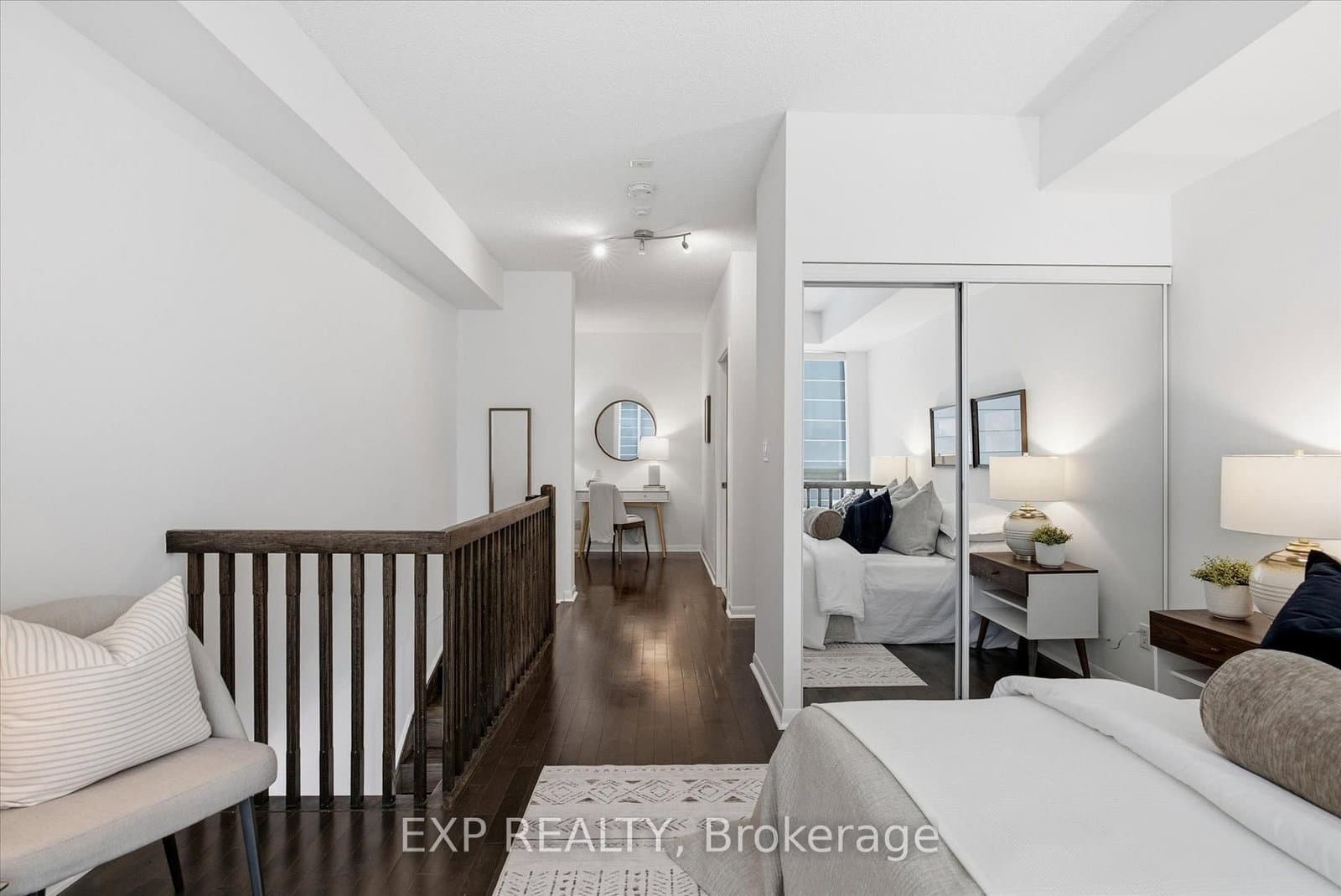 3391 Bloor Street W, Unit 221 thumbnail 24