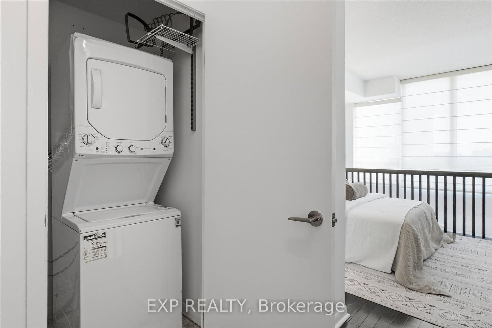 3391 Bloor Street W, Unit 221 thumbnail 31