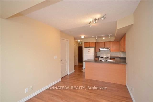 33 Elm Drive, Unit 1506 thumbnail 11