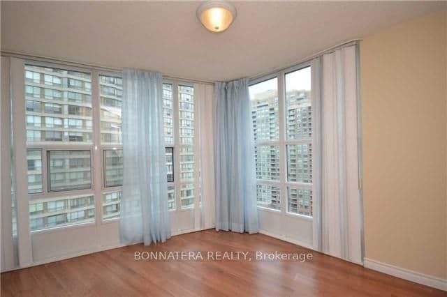 33 Elm Drive, Unit 1506 thumbnail 13