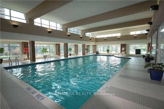 33 Elm Drive, Unit 1506 thumbnail 21
