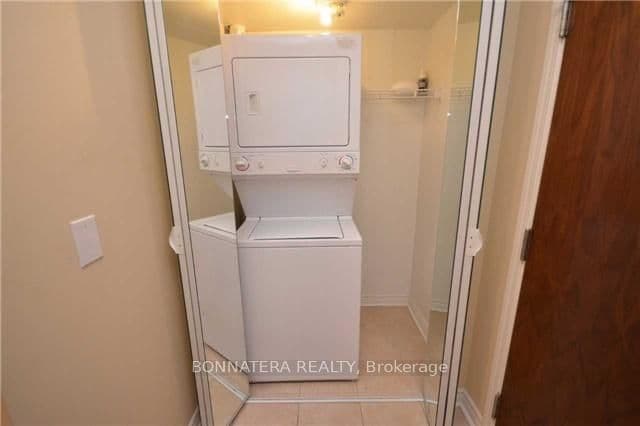 33 Elm Drive, Unit 1506 thumbnail 7