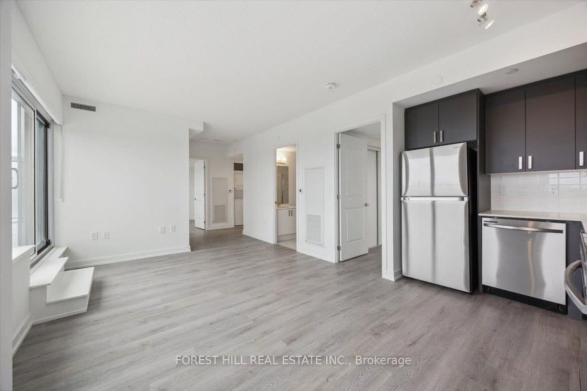 556 Marlee Avenue, Unit 911 thumbnail 12