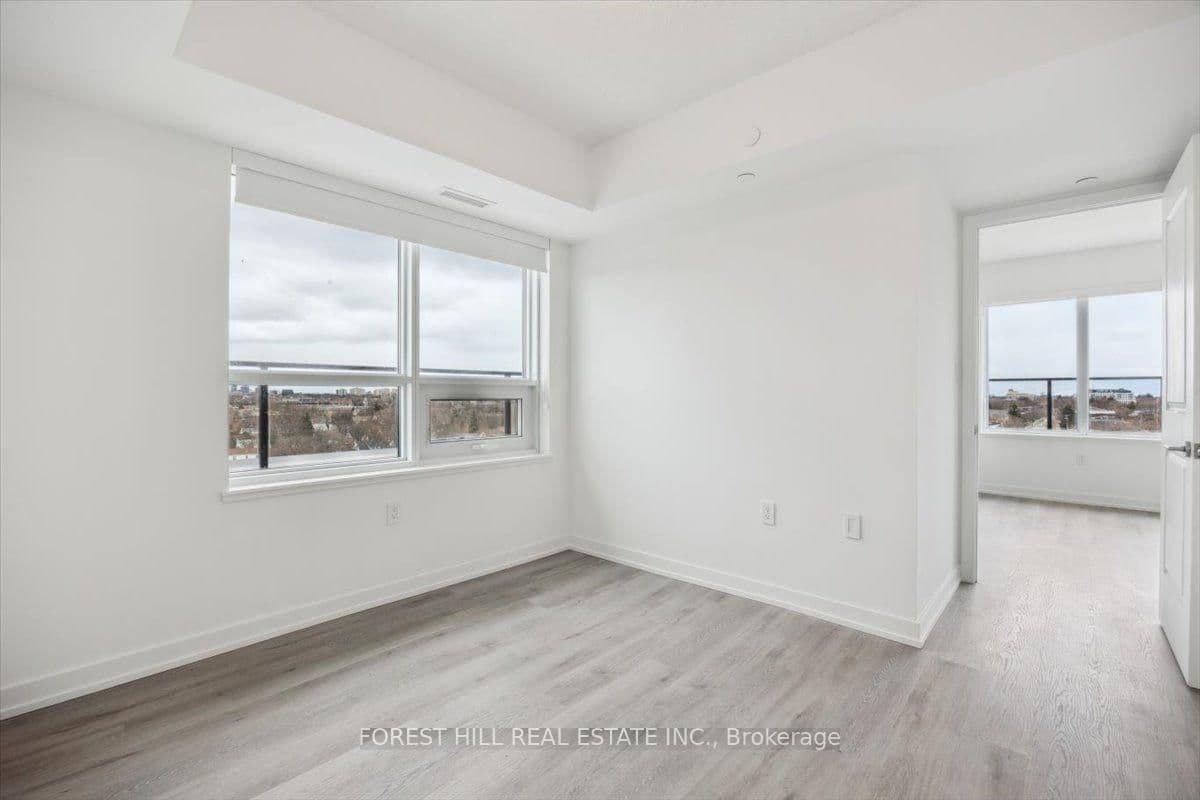 556 Marlee Avenue, Unit 911 thumbnail 15
