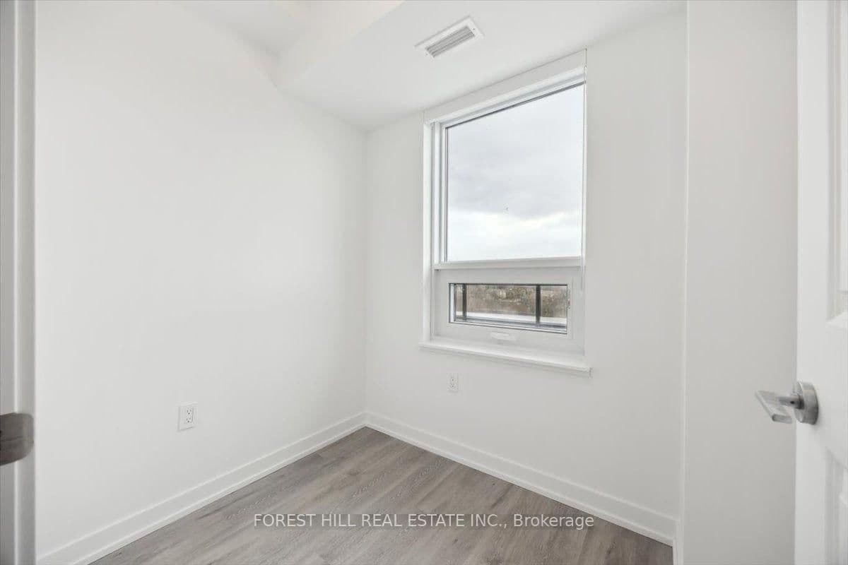 556 Marlee Avenue, Unit 911 thumbnail 17