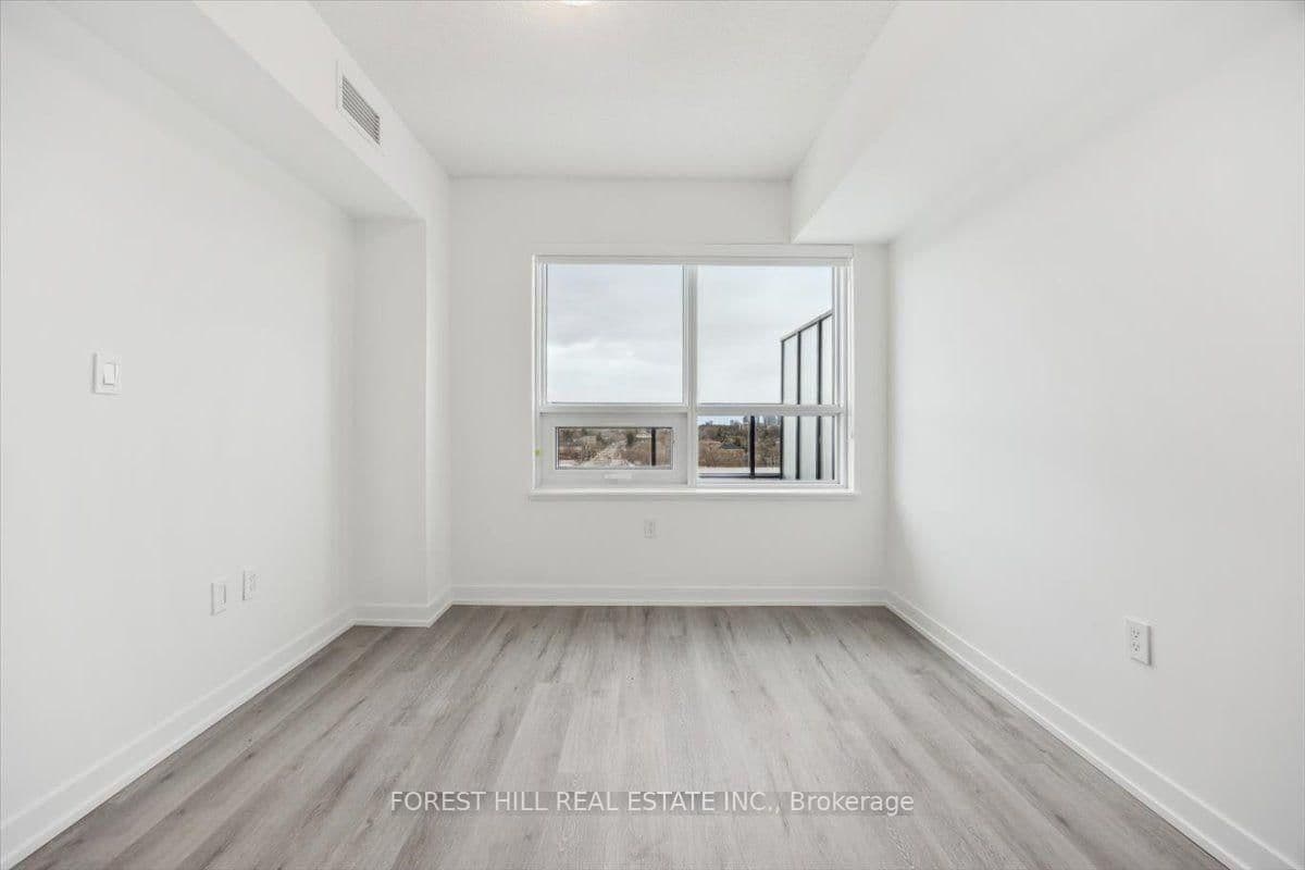 556 Marlee Avenue, Unit 911 thumbnail 19