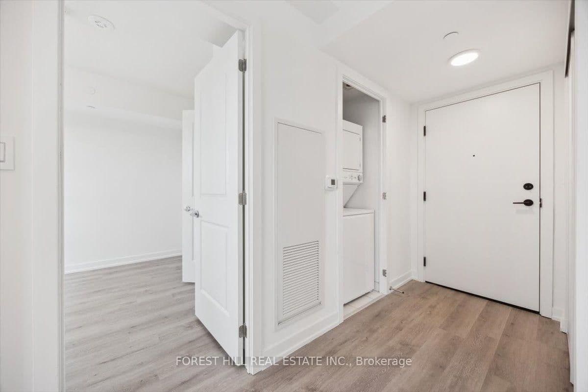 556 Marlee Avenue, Unit 911 thumbnail 20