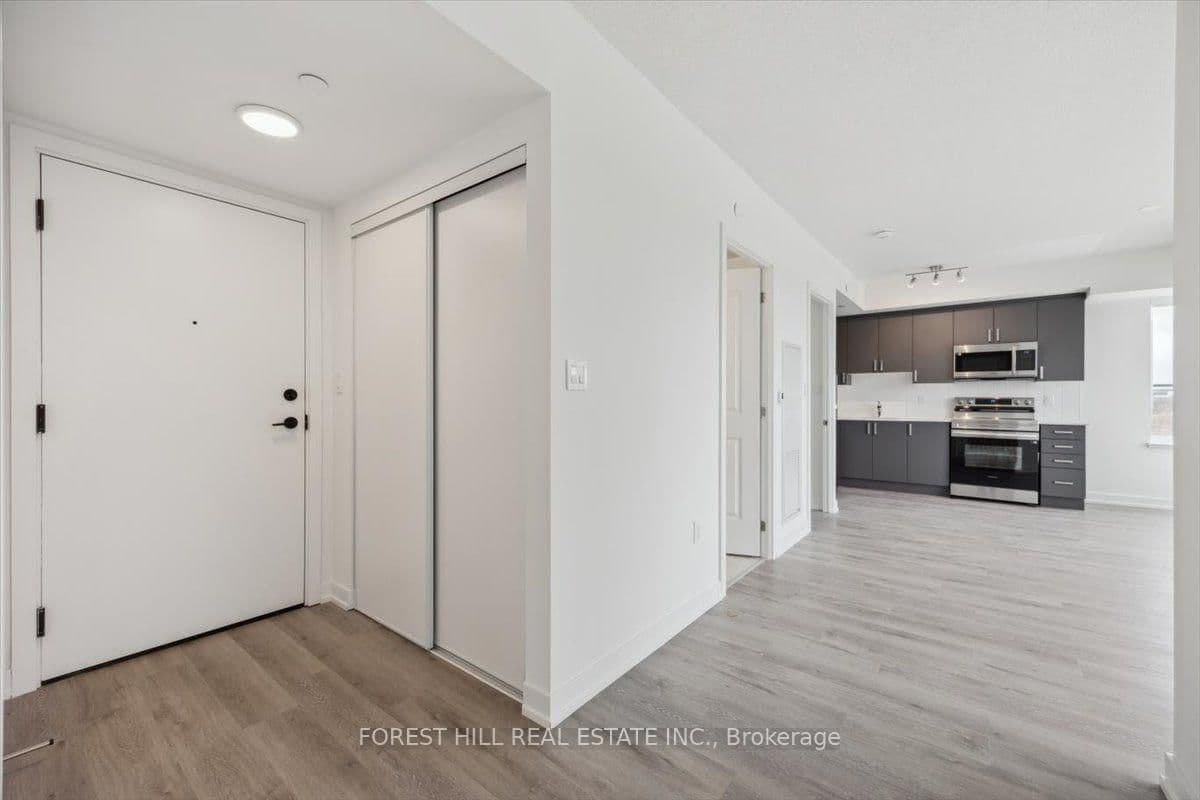 556 Marlee Avenue, Unit 911 thumbnail 6
