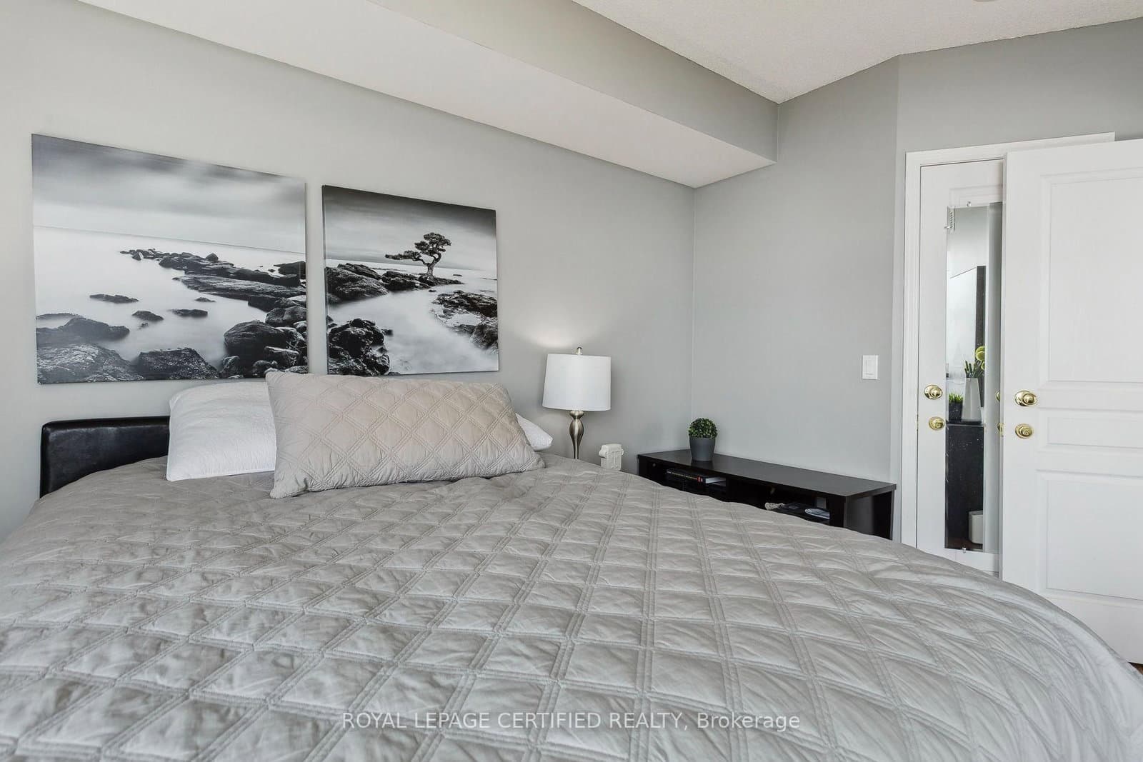 2240 Lakeshore Boulevard W, Unit 1208 thumbnail 17