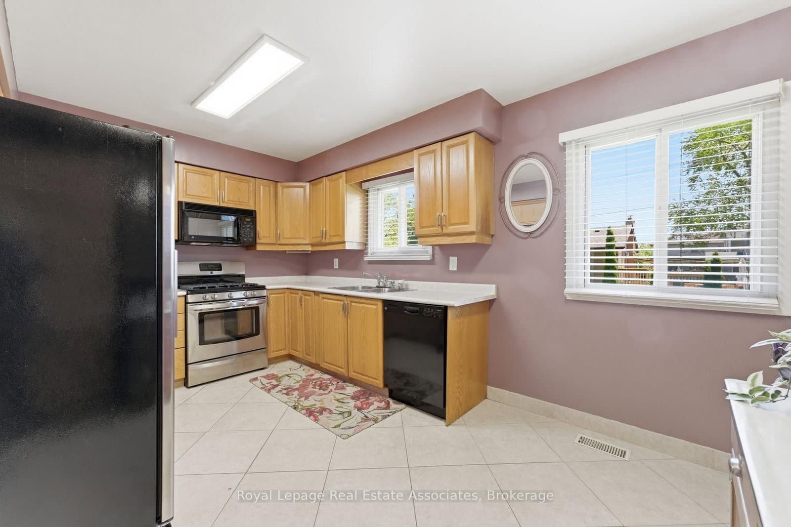 1069 Alexandra Avenue thumbnail 10