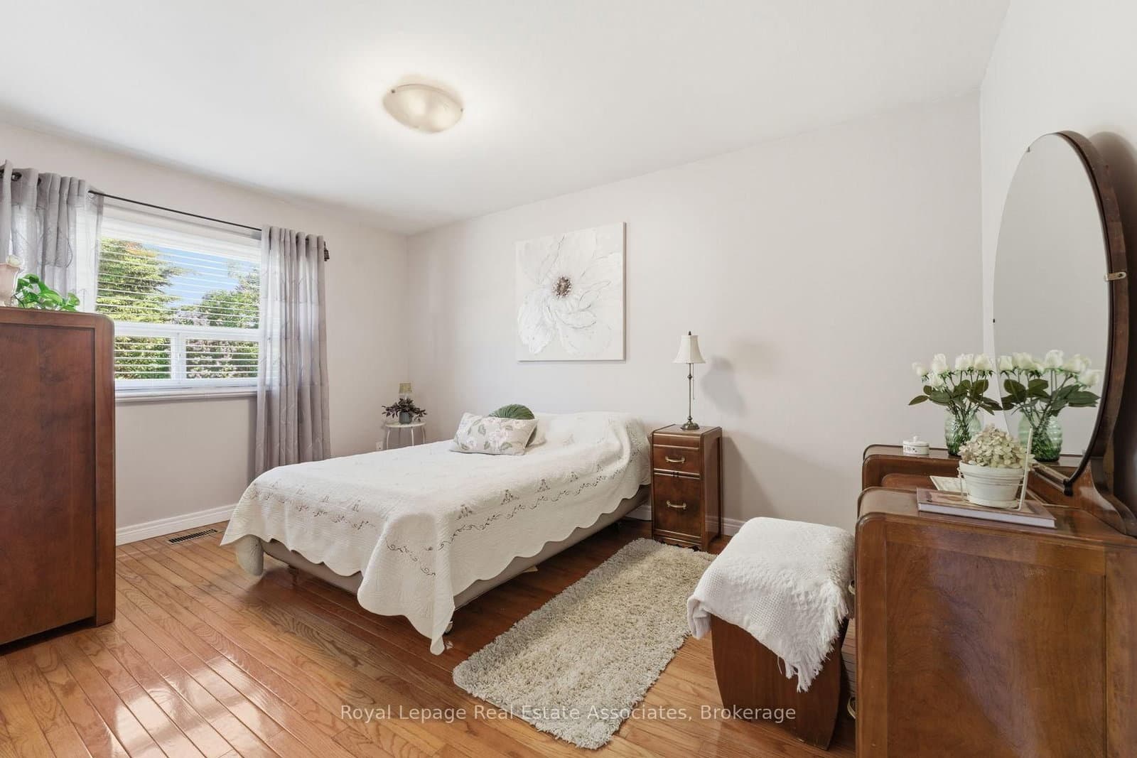 1069 Alexandra Avenue thumbnail 16