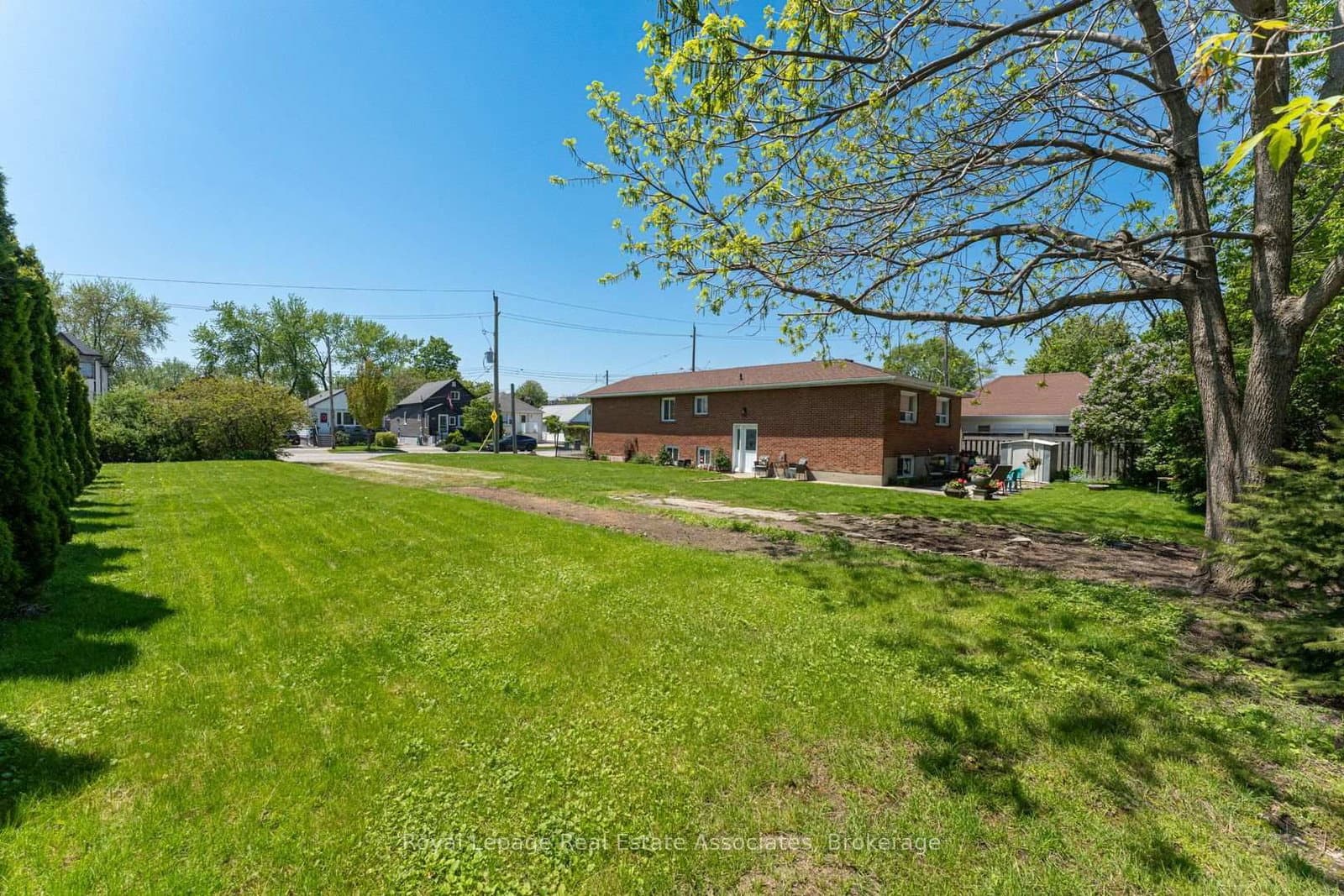 1069 Alexandra Avenue thumbnail 35
