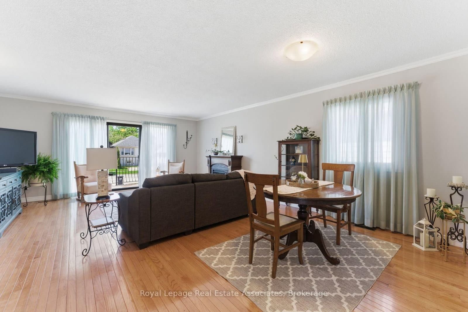 1069 Alexandra Avenue thumbnail 9
