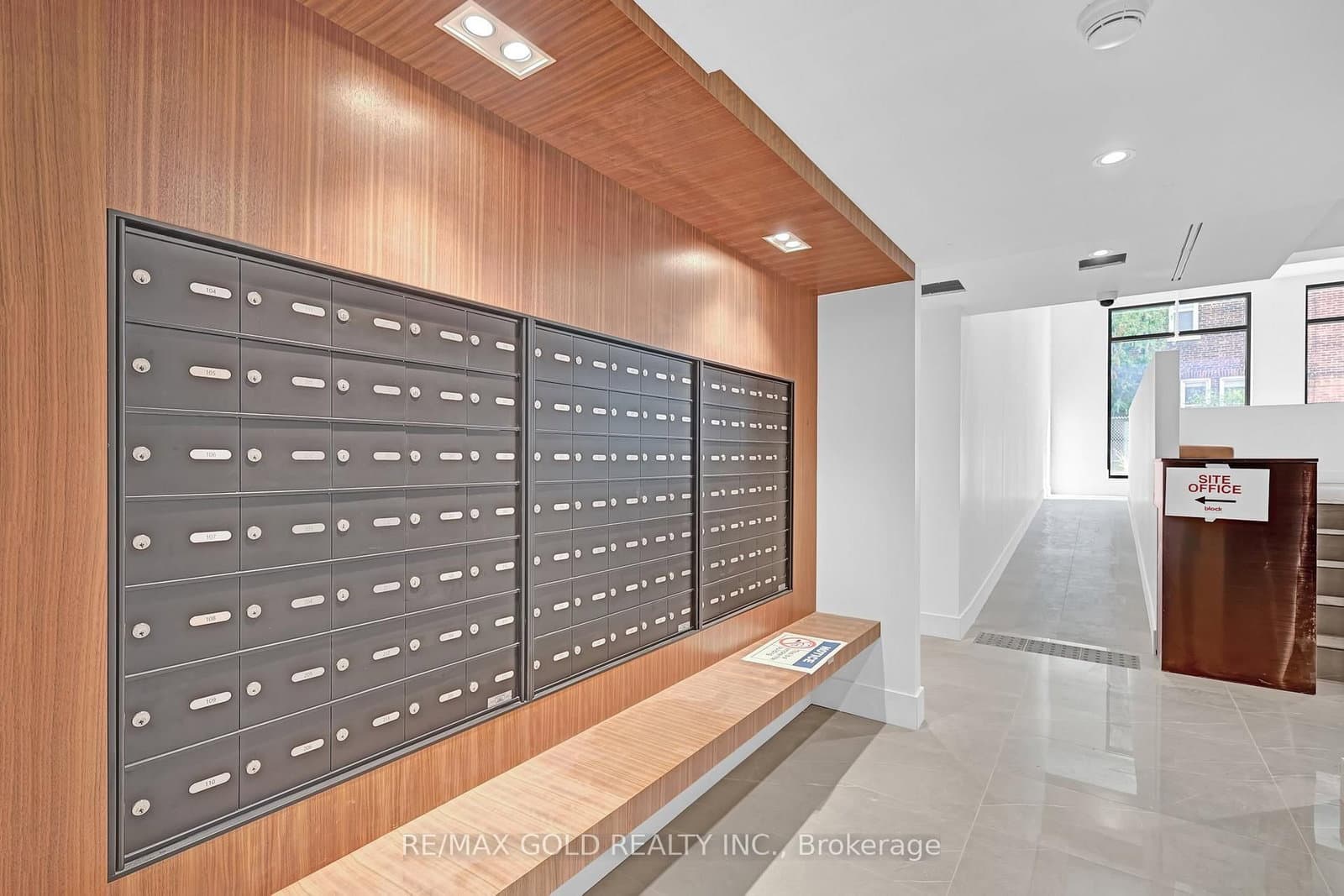 57 Brock Avenue, Unit 211 thumbnail 4