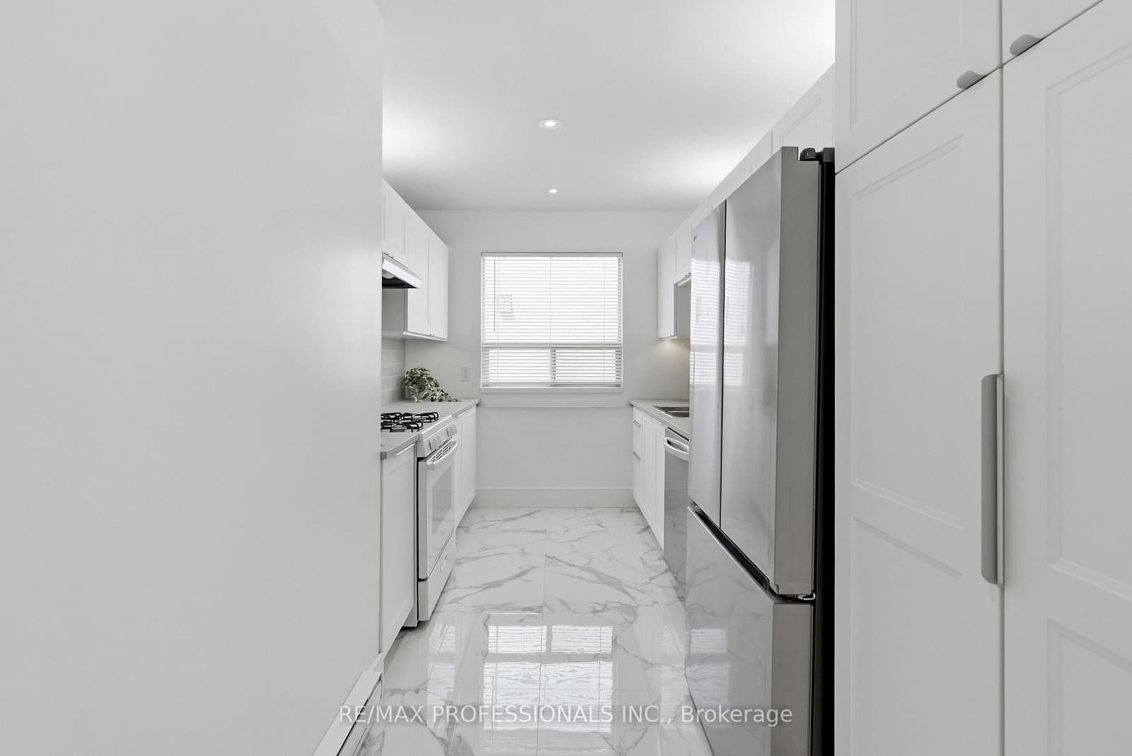 105 Cavell Avenue thumbnail 15