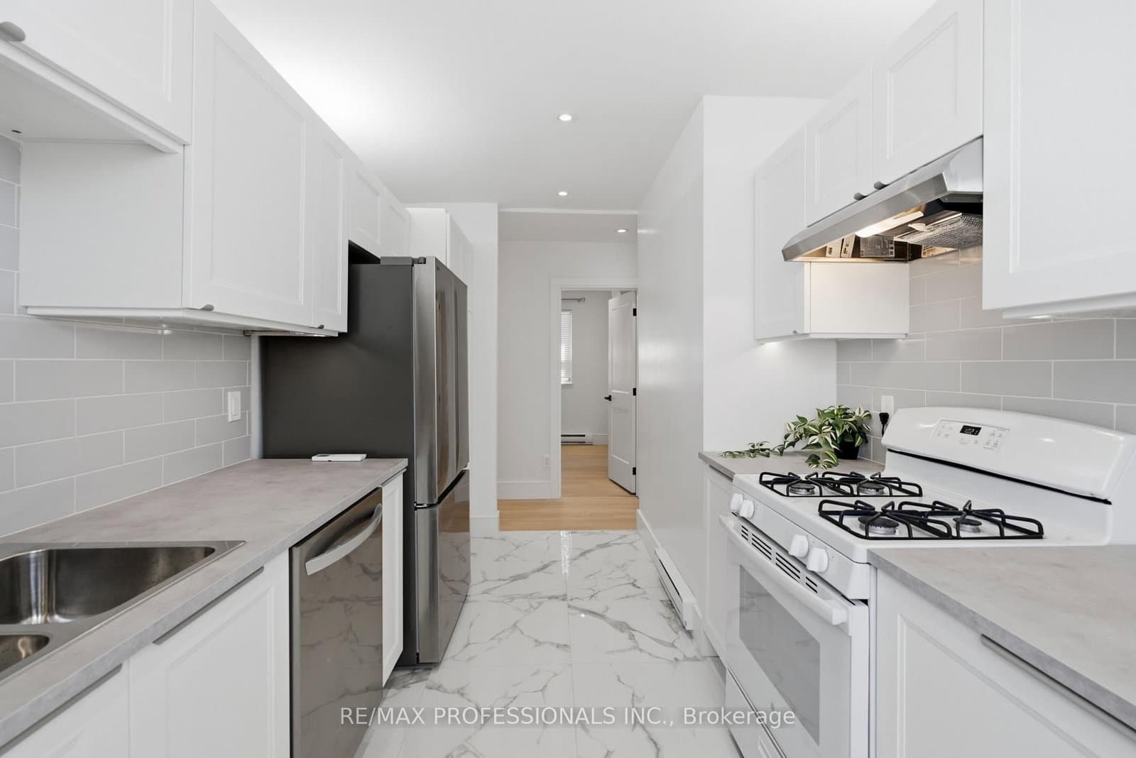 105 Cavell Avenue thumbnail 18