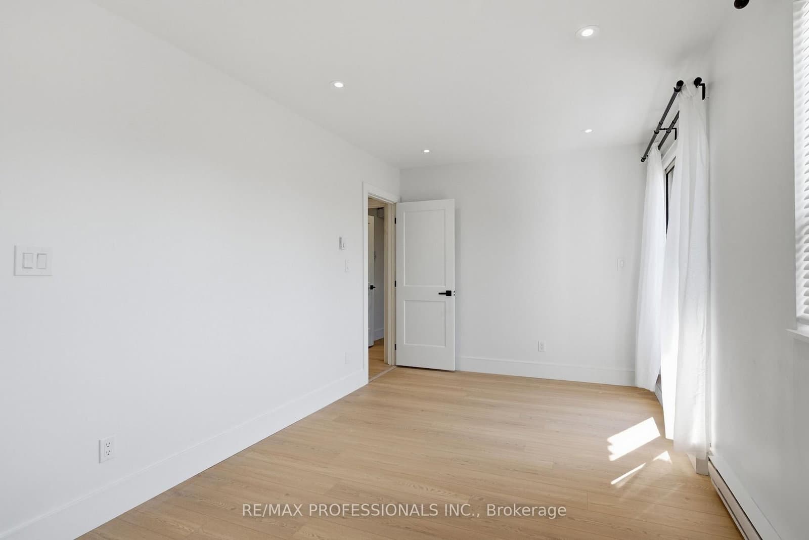 105 Cavell Avenue thumbnail 24