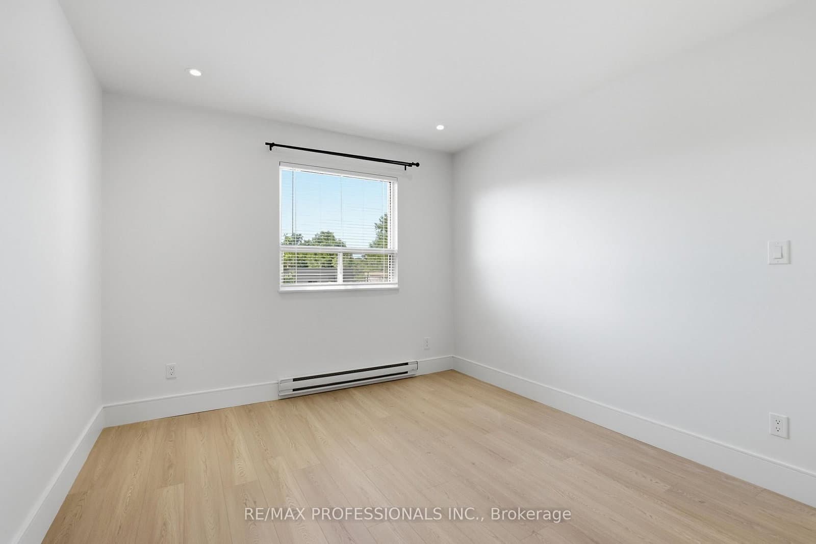 105 Cavell Avenue thumbnail 30