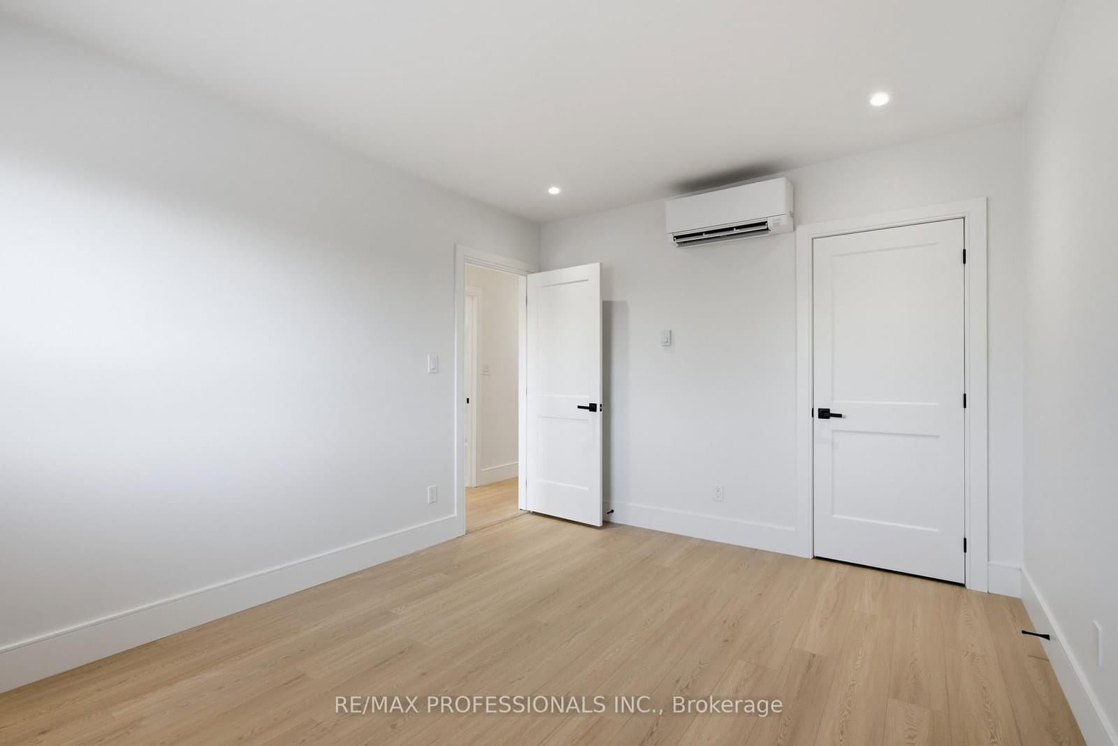 105 Cavell Avenue thumbnail 31