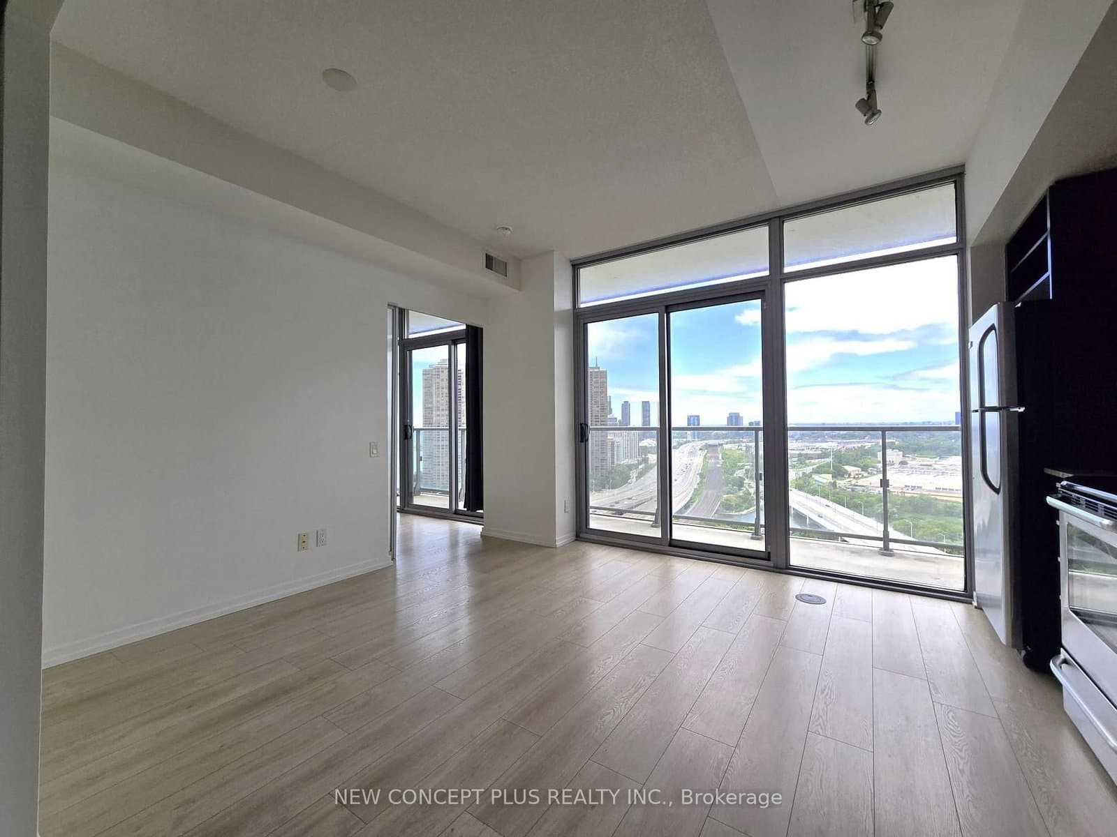 105 The Queensway, Unit 2205 thumbnail 8