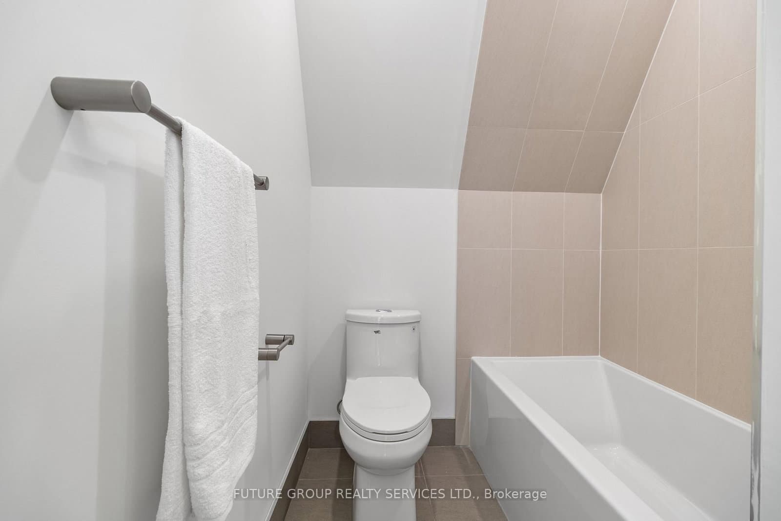 34 Poplar Avenue, Unit Unit 3 thumbnail 34