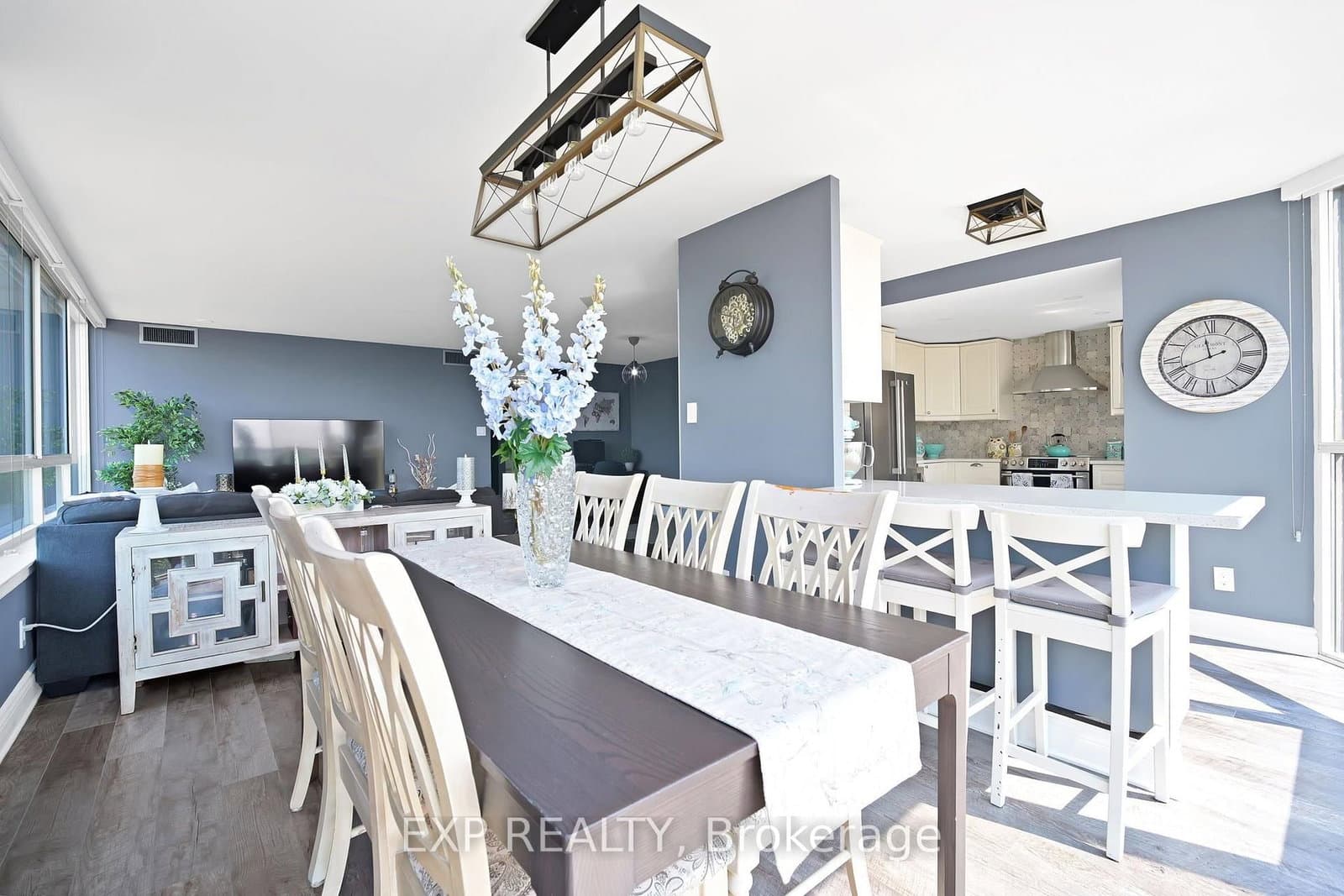 880 Dundas Street W, Unit 307 thumbnail 14