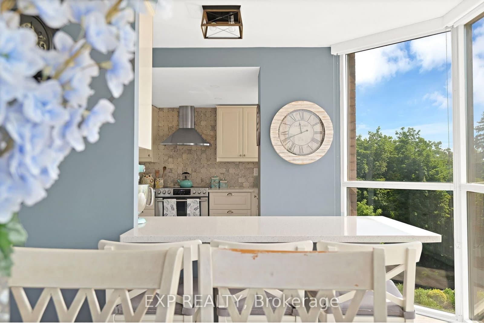 880 Dundas Street W, Unit 307 thumbnail 17