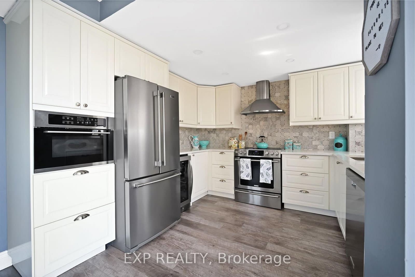 880 Dundas Street W, Unit 307 thumbnail 24
