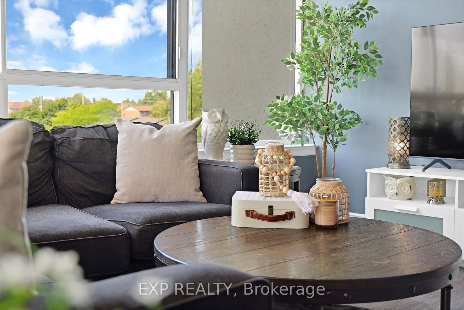 880 Dundas Street W, Unit 307 thumbnail 6