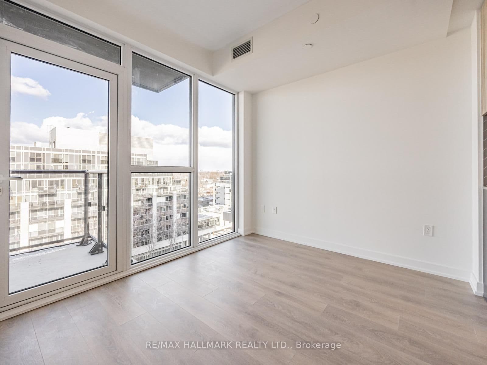 1037 The Queensway, Unit 720 thumbnail 14