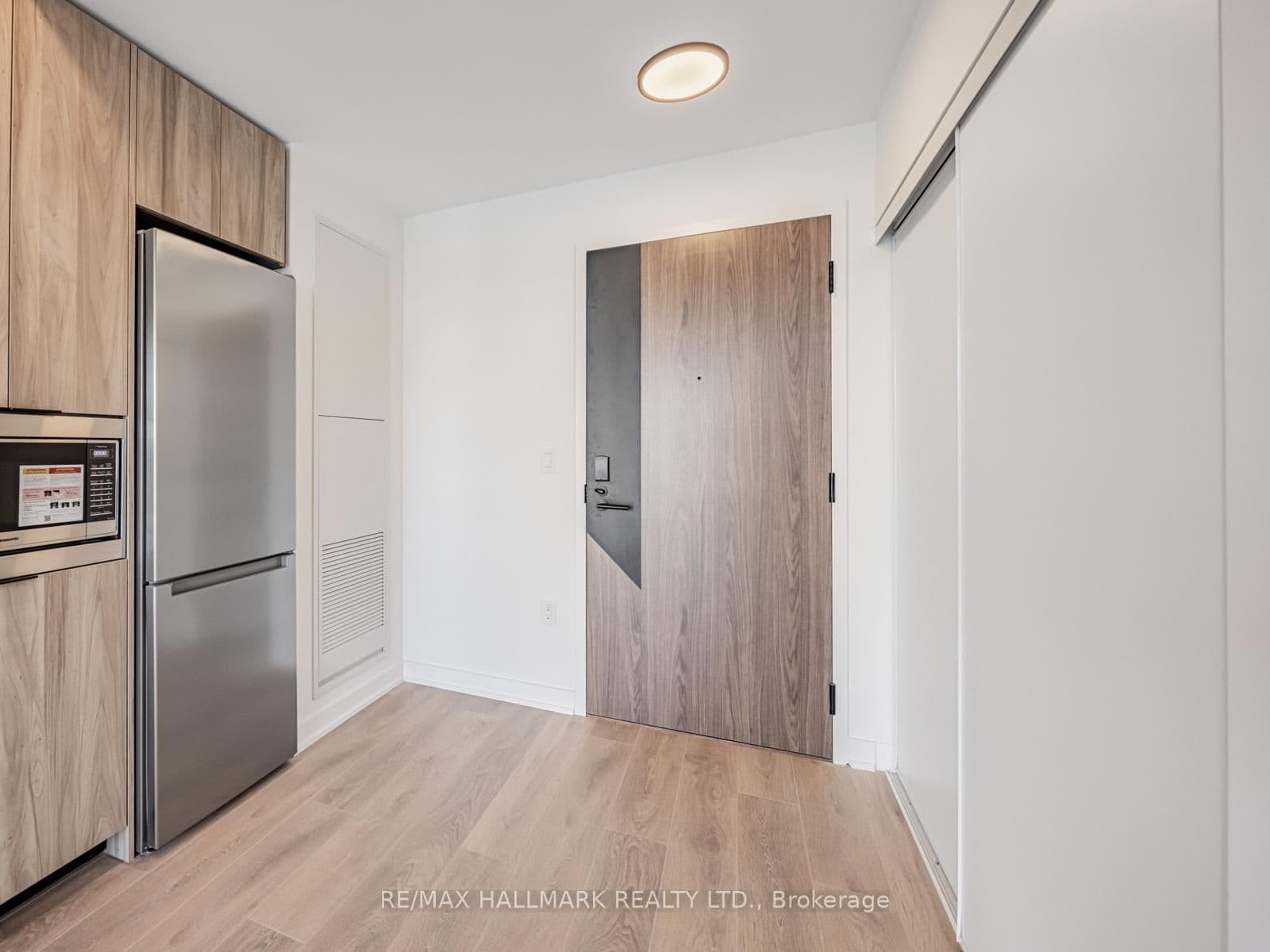 1037 The Queensway, Unit 720 thumbnail 17