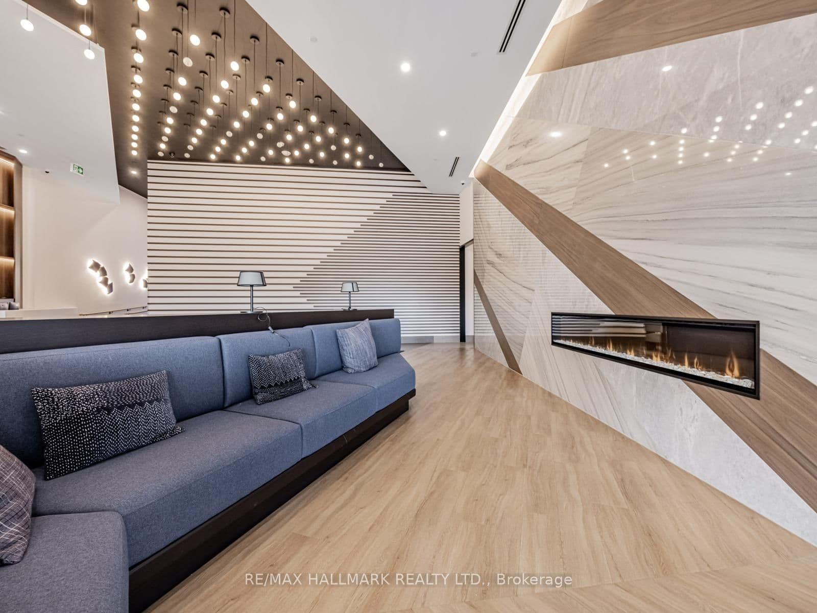 1037 The Queensway, Unit 720 thumbnail 27