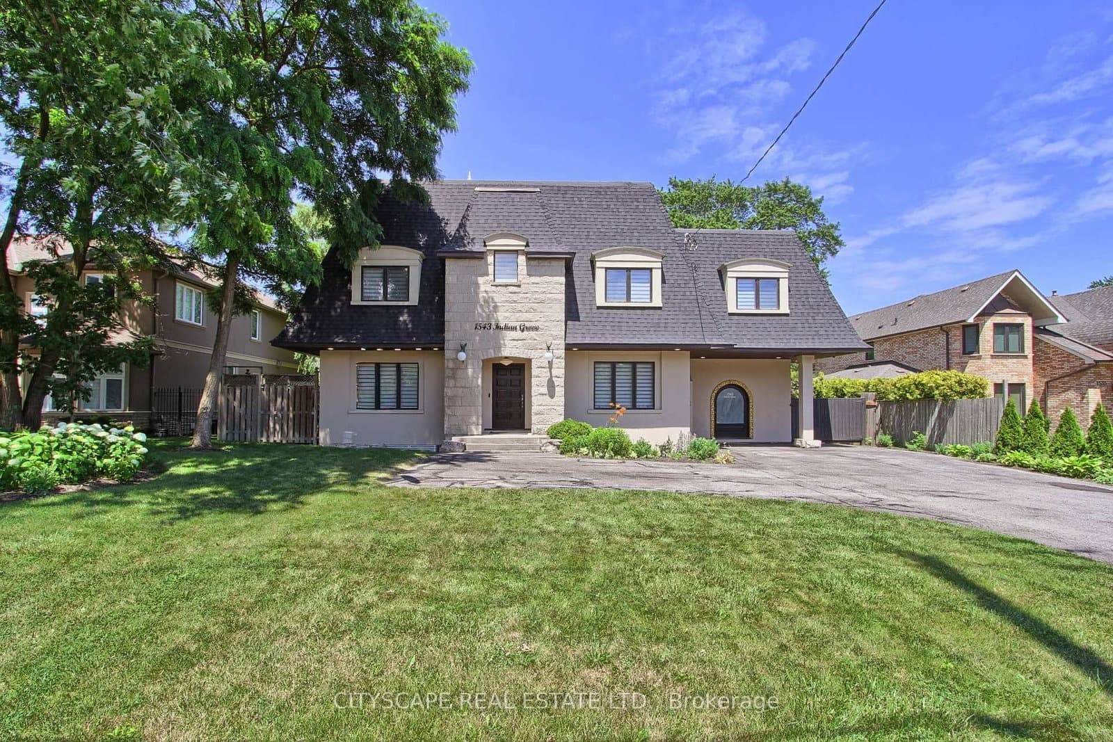 1543 Indian Grove - Image 1
