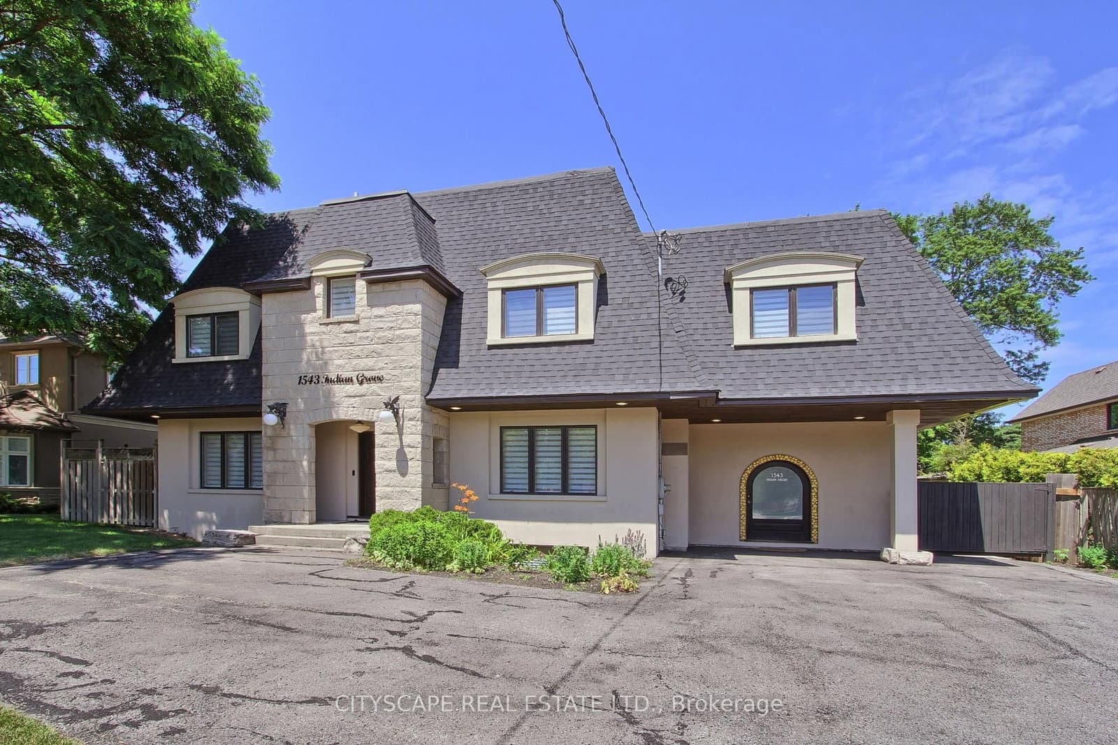 1543 Indian Grove thumbnail 2