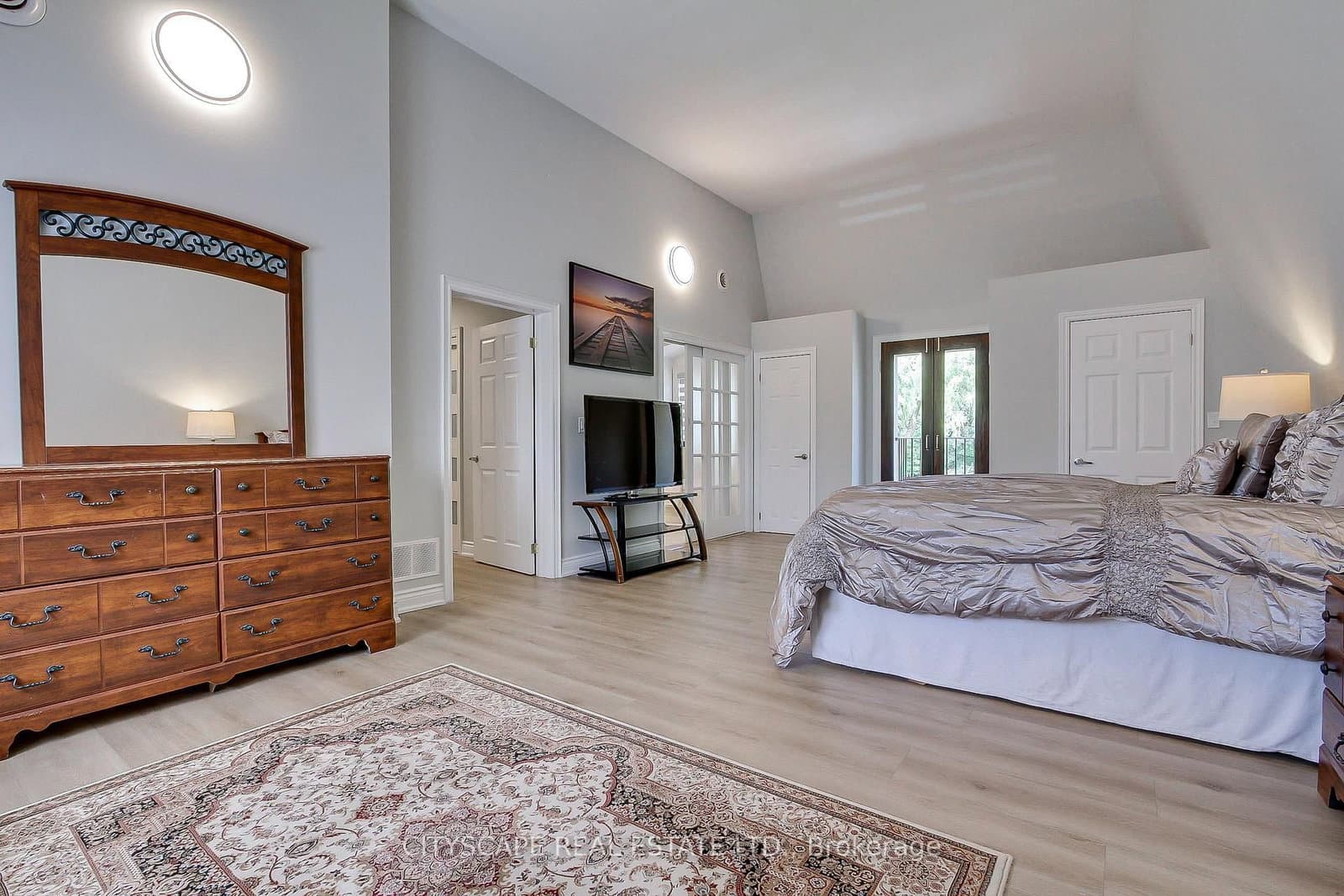 1543 Indian Grove thumbnail 23