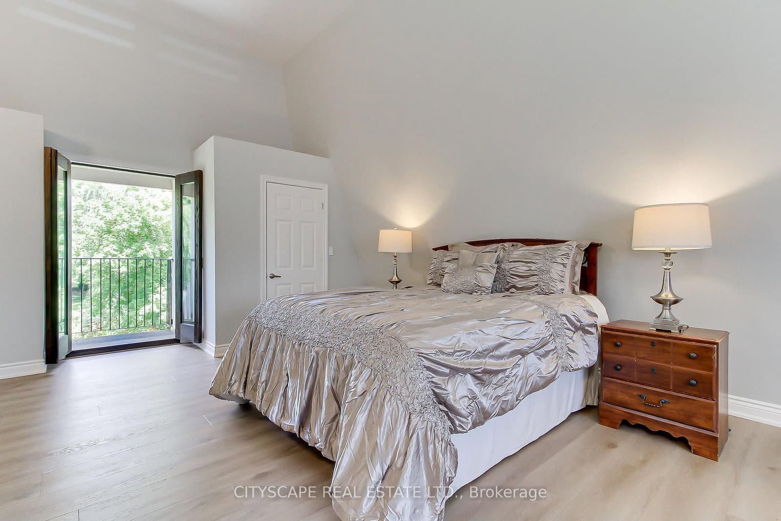 1543 Indian Grove thumbnail 24