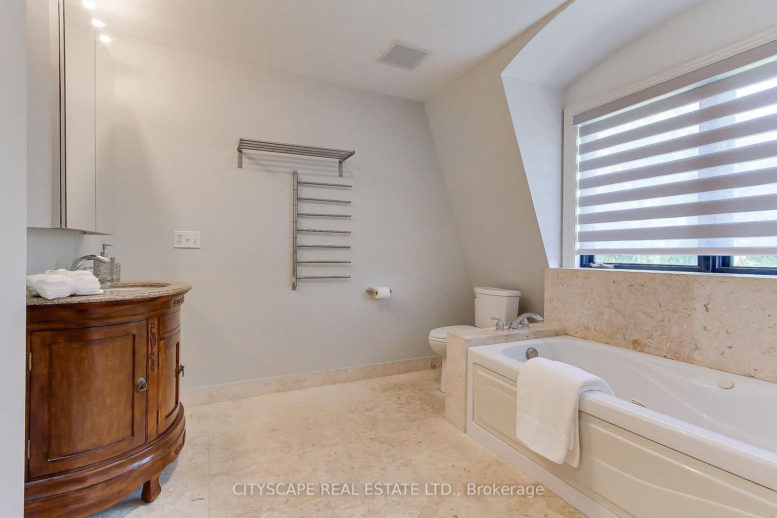 1543 Indian Grove thumbnail 25