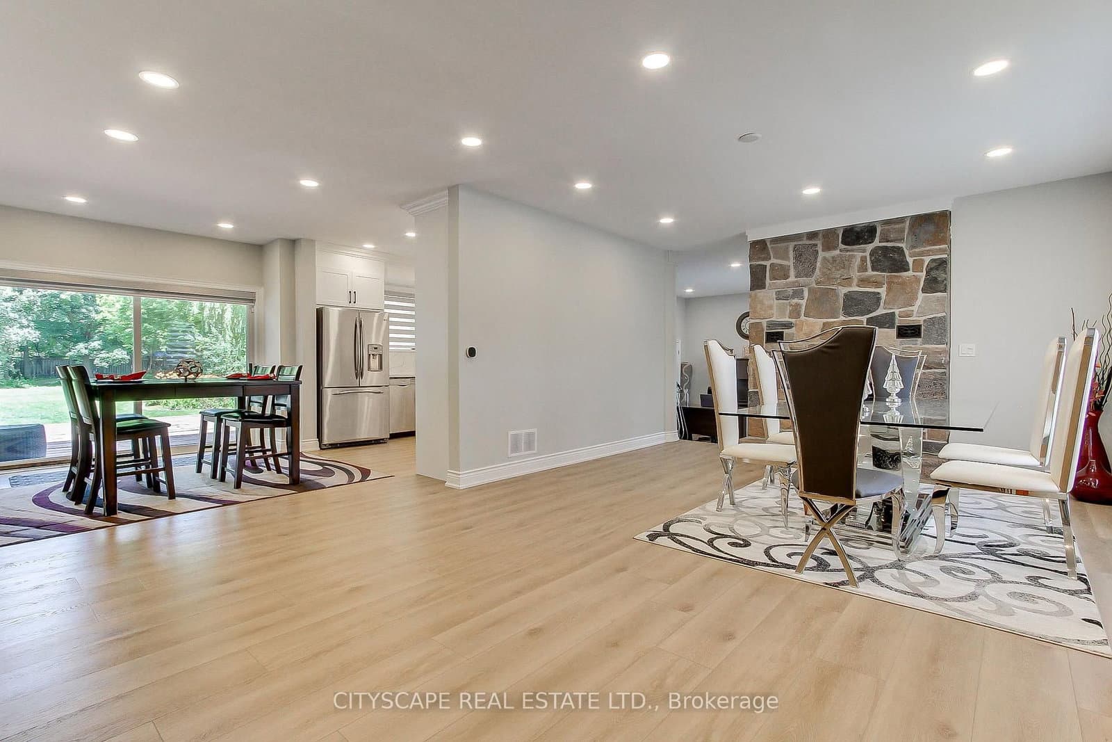 1543 Indian Grove thumbnail 4