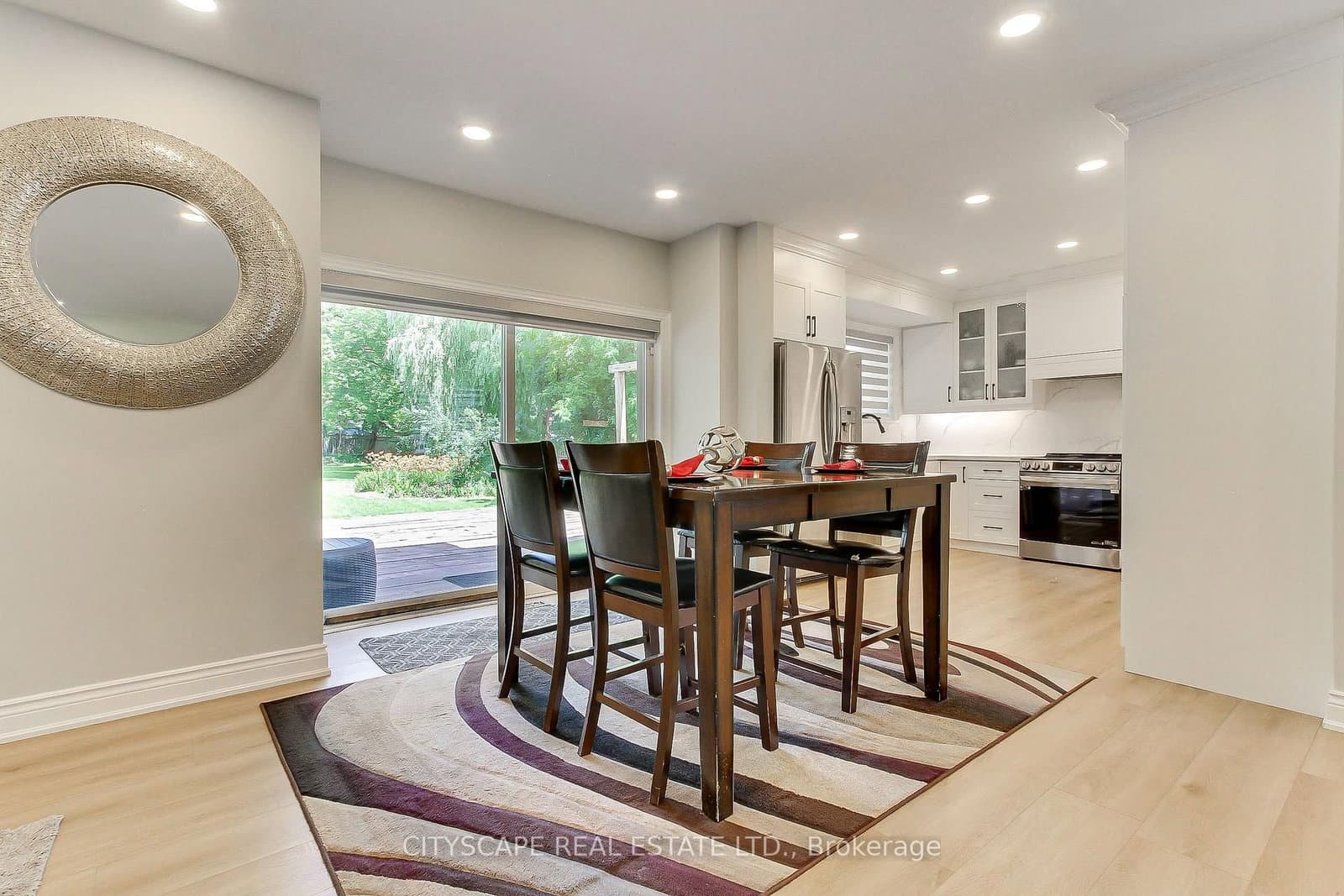 1543 Indian Grove thumbnail 5