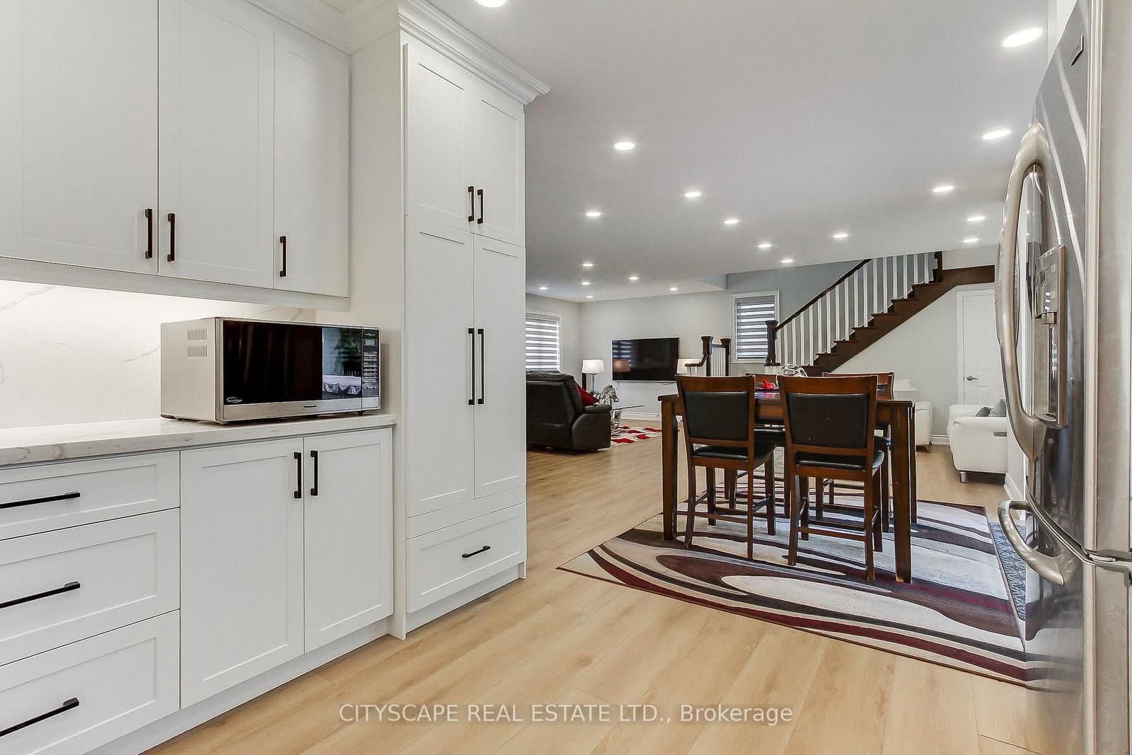 1543 Indian Grove thumbnail 9