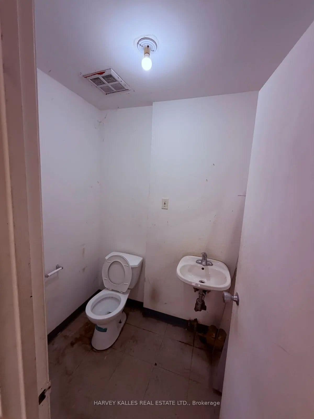 1911 Finch Avenue W, Unit 132 thumbnail 11