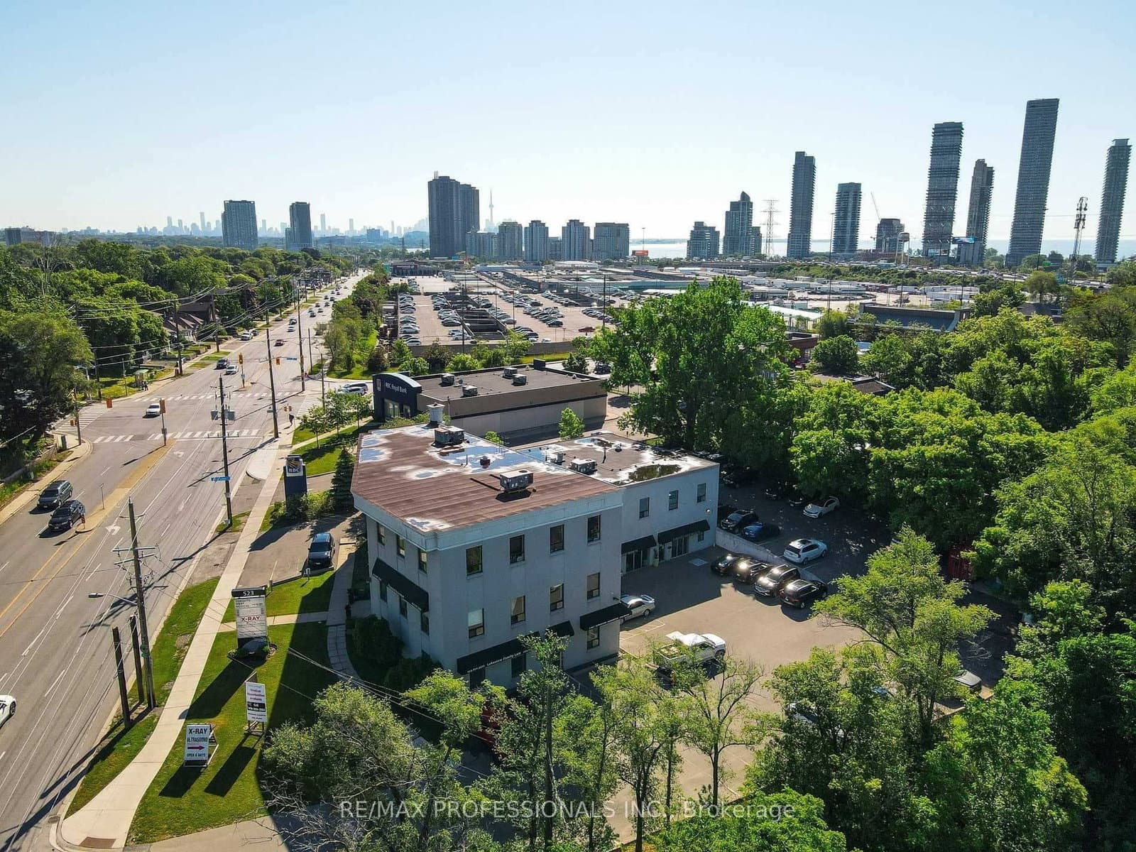 523 The Queensway Way, Unit 107 - Image 1