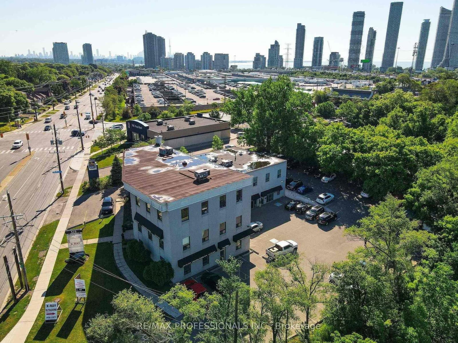 523 The Queensway Way, Unit 107 thumbnail 31