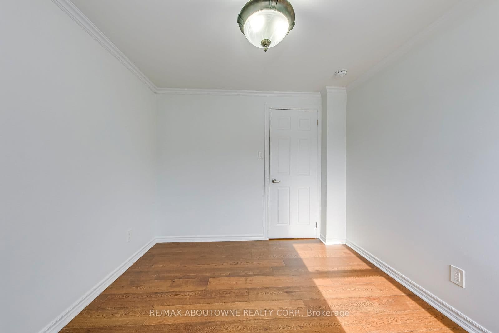 2565 Windjammer Road thumbnail 32