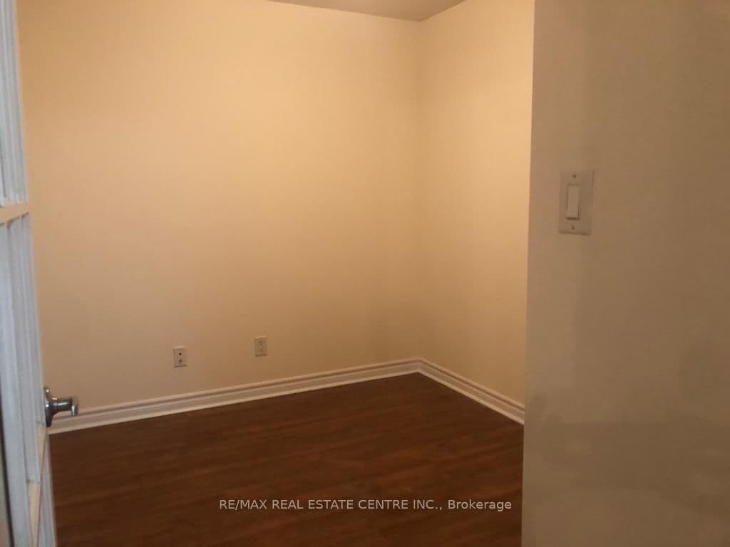 3880 Duke Of York Boulevard, Unit 2409 thumbnail 15