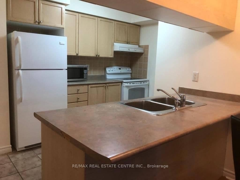 3880 Duke Of York Boulevard, Unit 2409 thumbnail 6