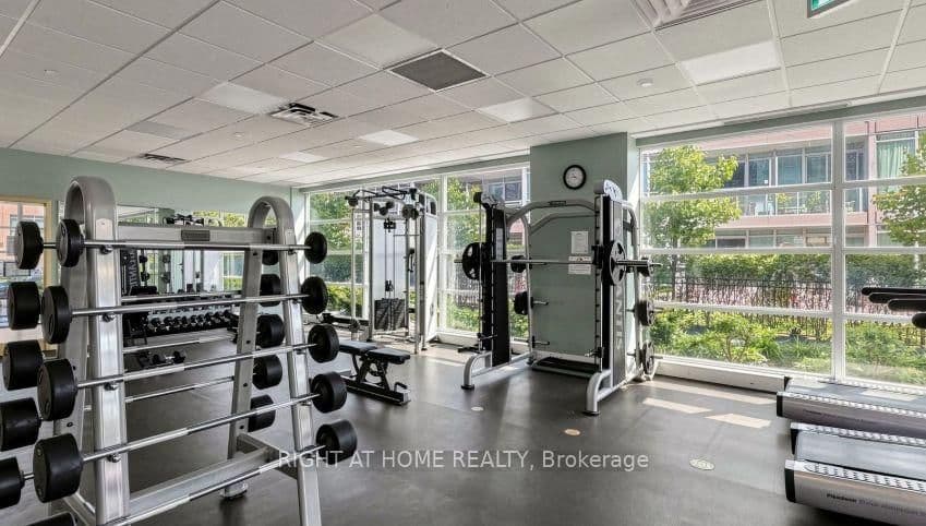 185 Legion Road N, Unit 904 thumbnail 22