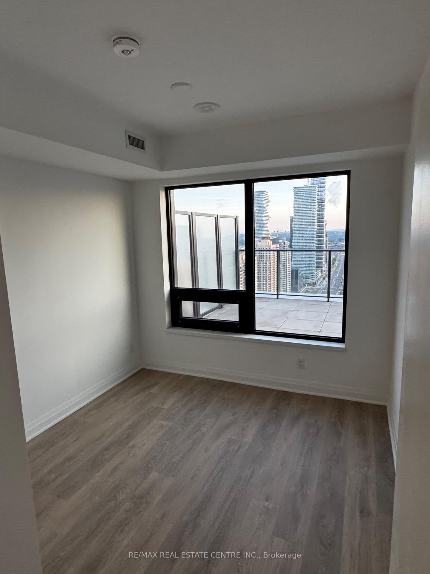 4015 The Exchange, Unit 3707 thumbnail 17