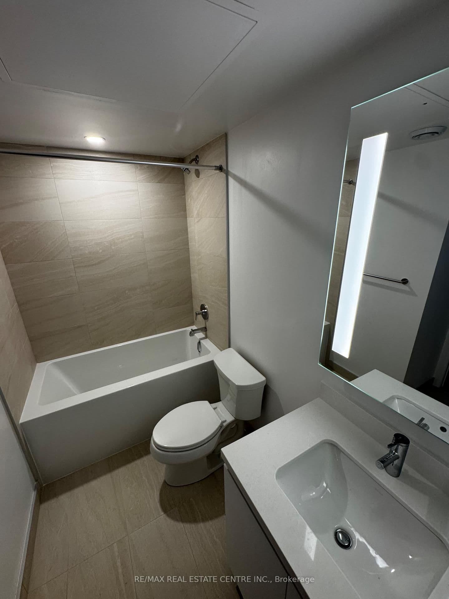 4015 The Exchange, Unit 3707 thumbnail 18