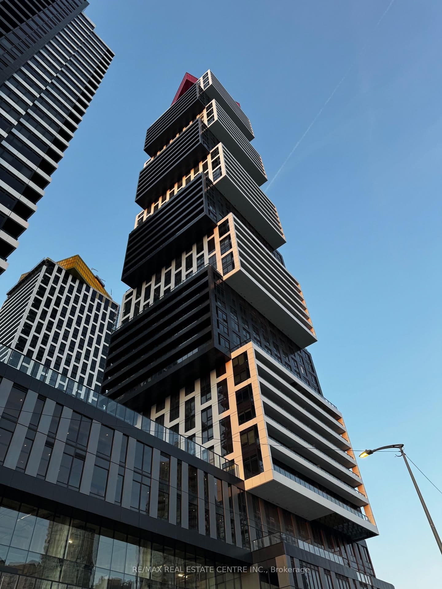 4015 The Exchange, Unit 3707 thumbnail 2